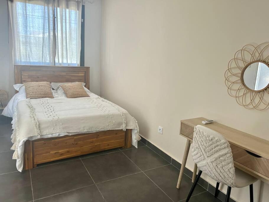 Appartement A 2 Pas De La Plage De Terre Sainte 외부 사진